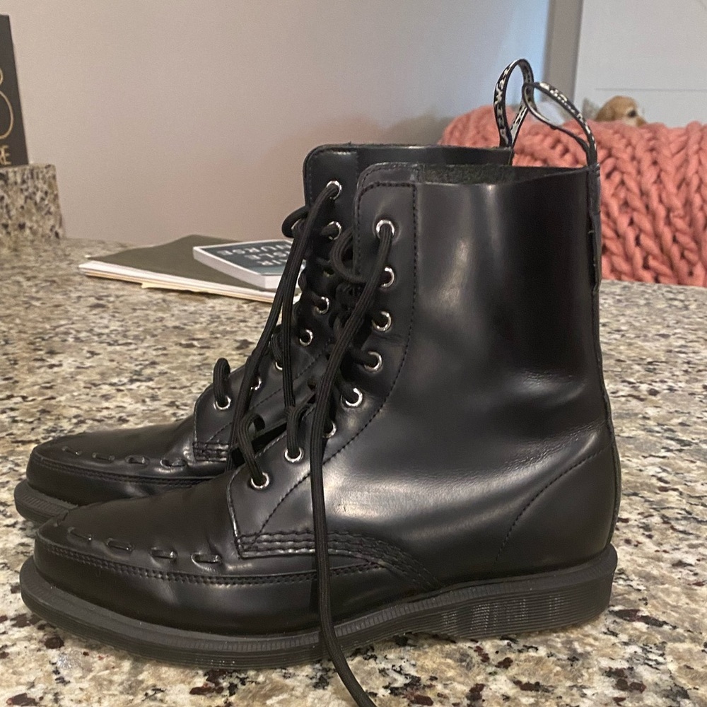 Dr. Martens Geordin boot punk-inspired details - Picture 9 of 16